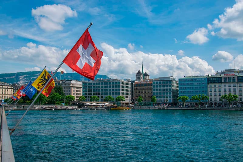 Photo Genève et drapeau Suisse